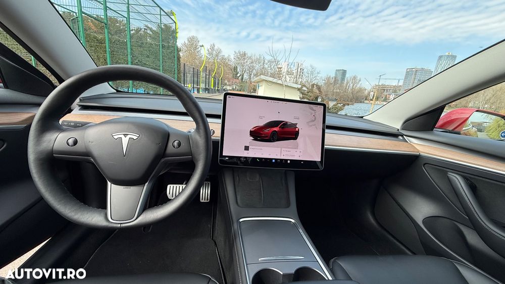 Tesla Model 3 - 5