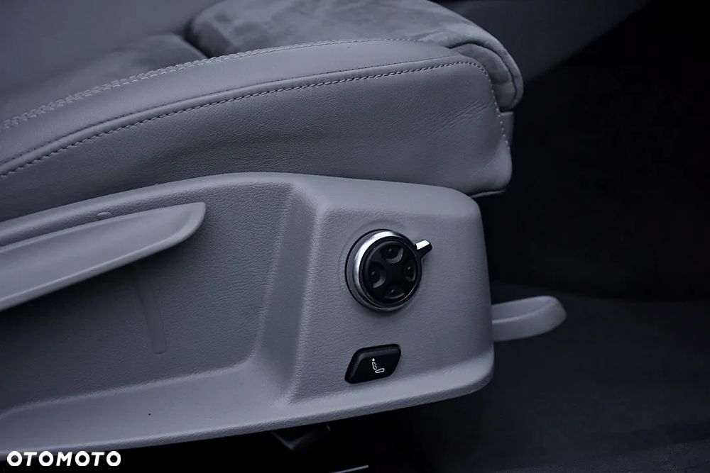 Audi A4 Avant 2.0 TDI Design S tronic - 40