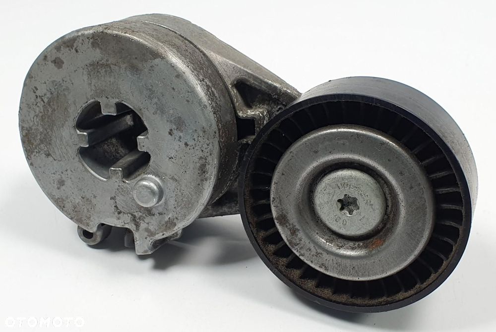 NAPINACZ PASKA KLINOWEGO AUDI A4 B8 2.0 TFSI 06H903133F - 1