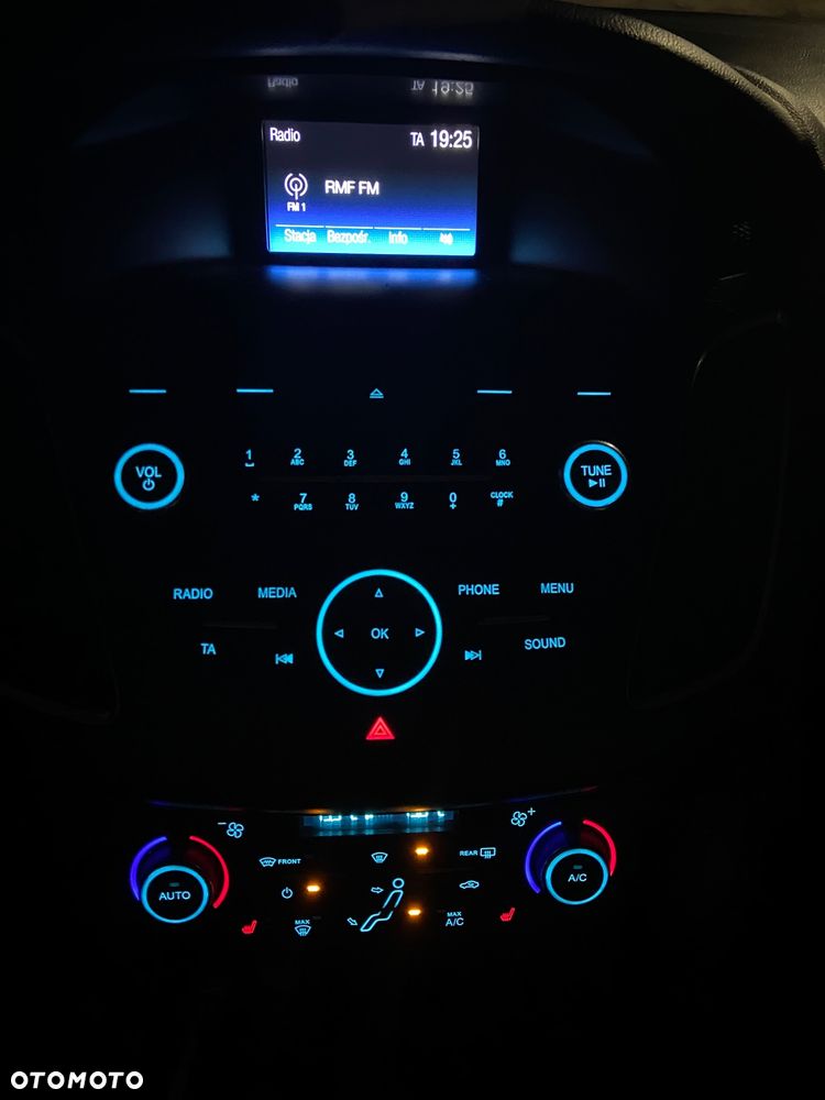 Ford Focus 1.5 EcoBoost Trend ASS - 12