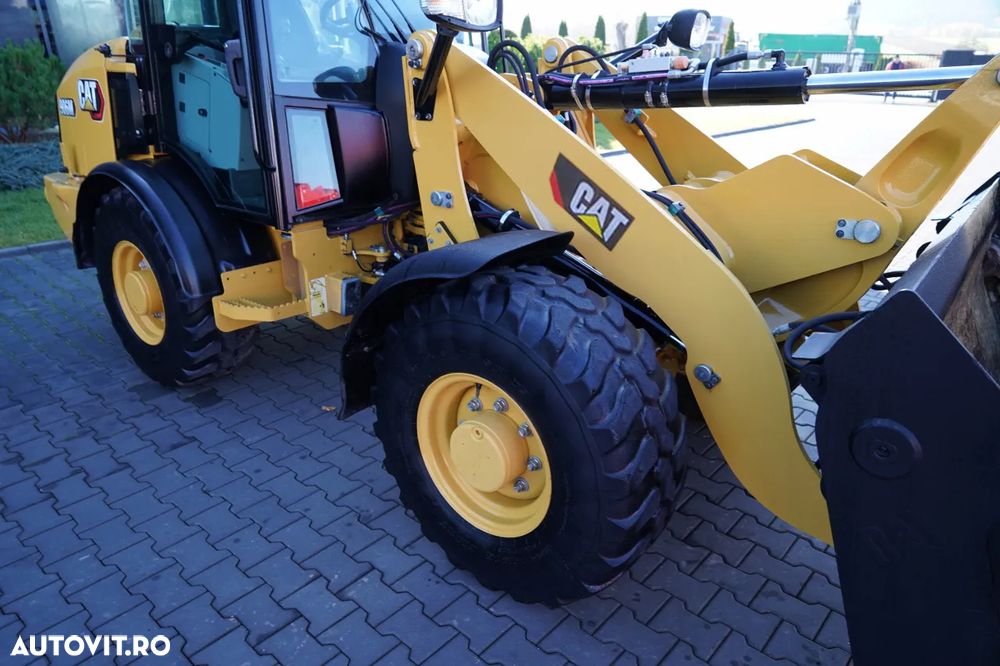 Cat 906M / ÎNCĂRCĂTOR PE ROȚI / 2020 / CUPĂ CU FALCI / - 20