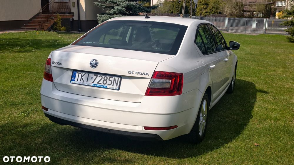 Skoda Octavia 2.0 TDI Ambition DSG - 8