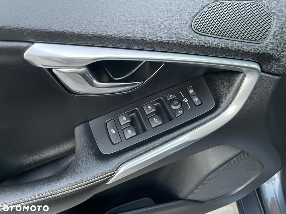 Volvo V40 D2 R Design - 15