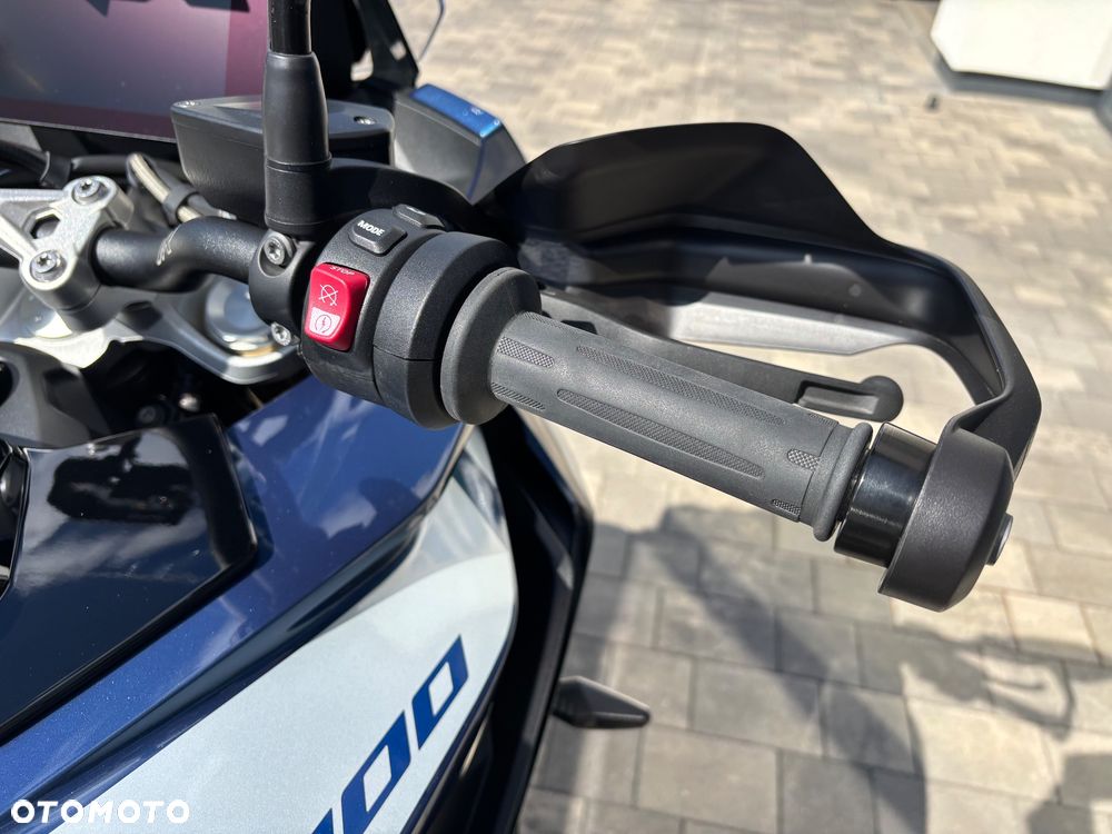 BMW XR - 16