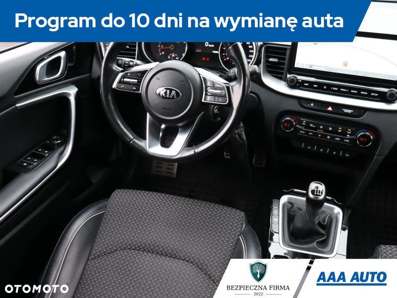 Kia Ceed - 8