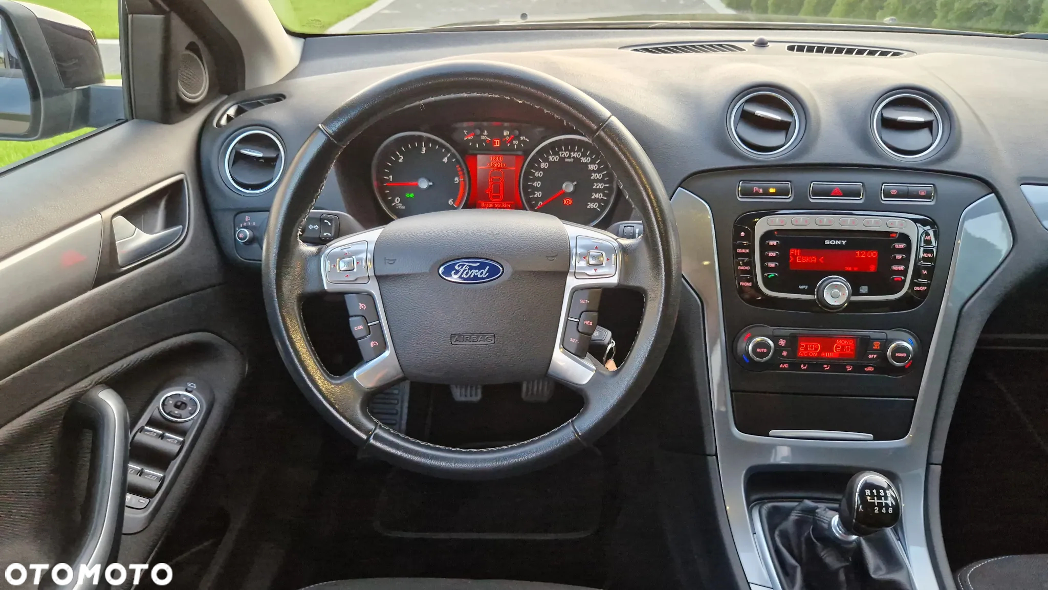 Ford Mondeo 1.6 TDCi Titanium - 14