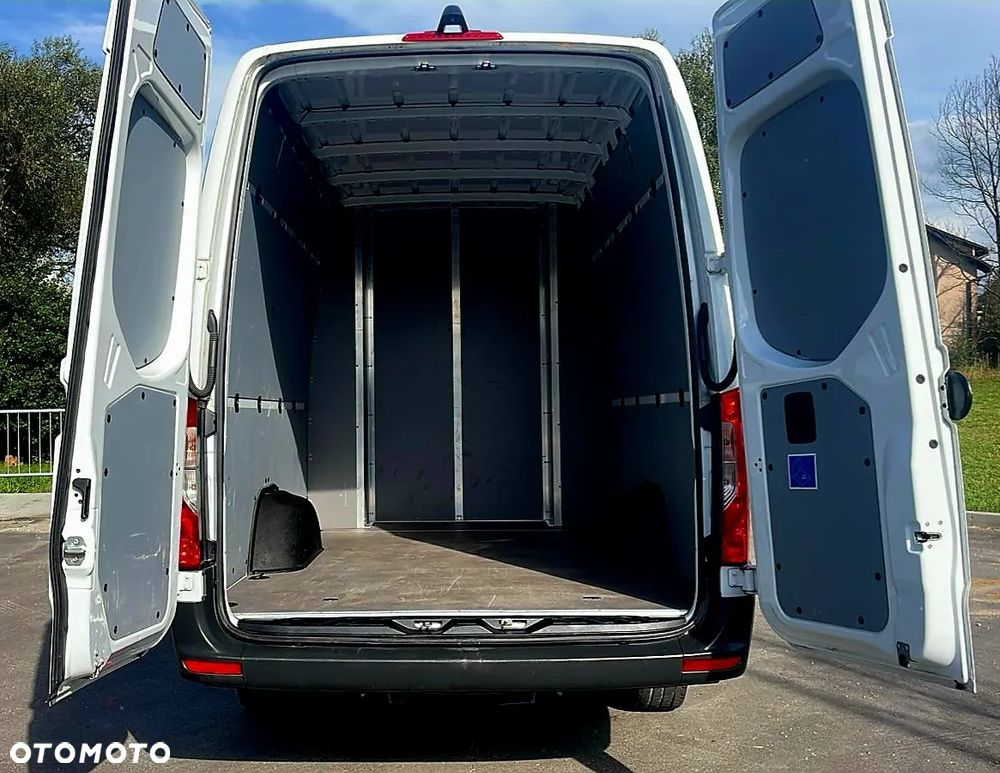 Mercedes-Benz SPRINTER - 10