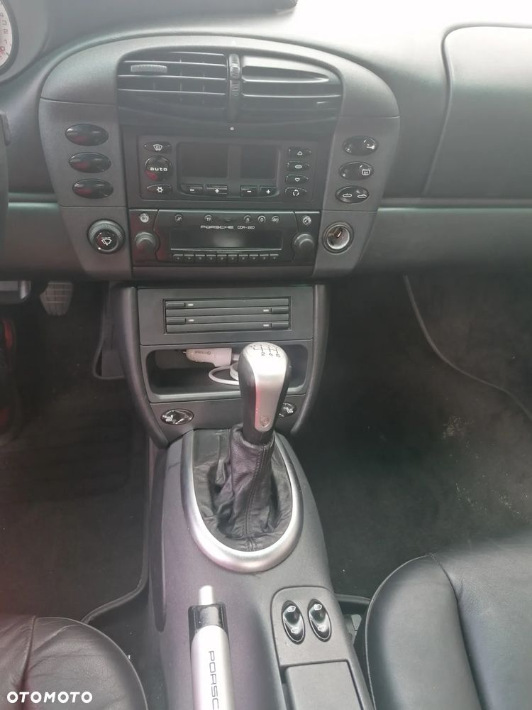 Porsche 911 Carrera Cabrio - 4