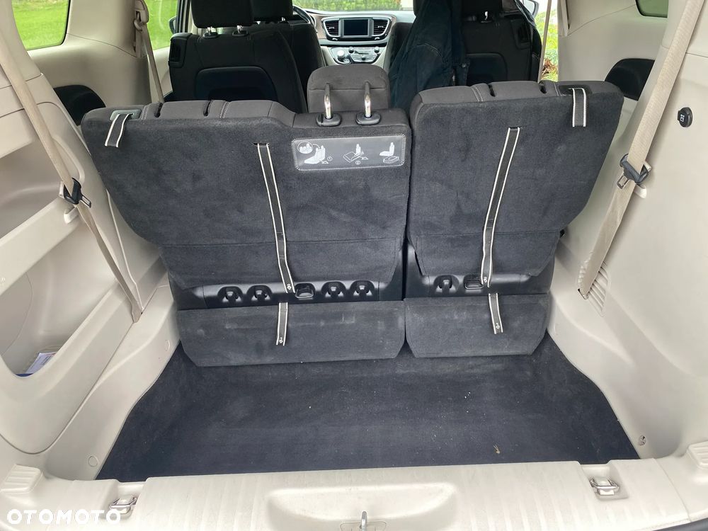 Chrysler Pacifica - 6