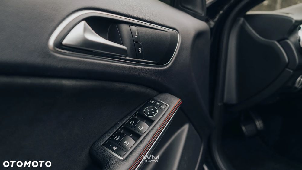 Mercedes-Benz GLA 200 7G-DCT AMG Line - 11