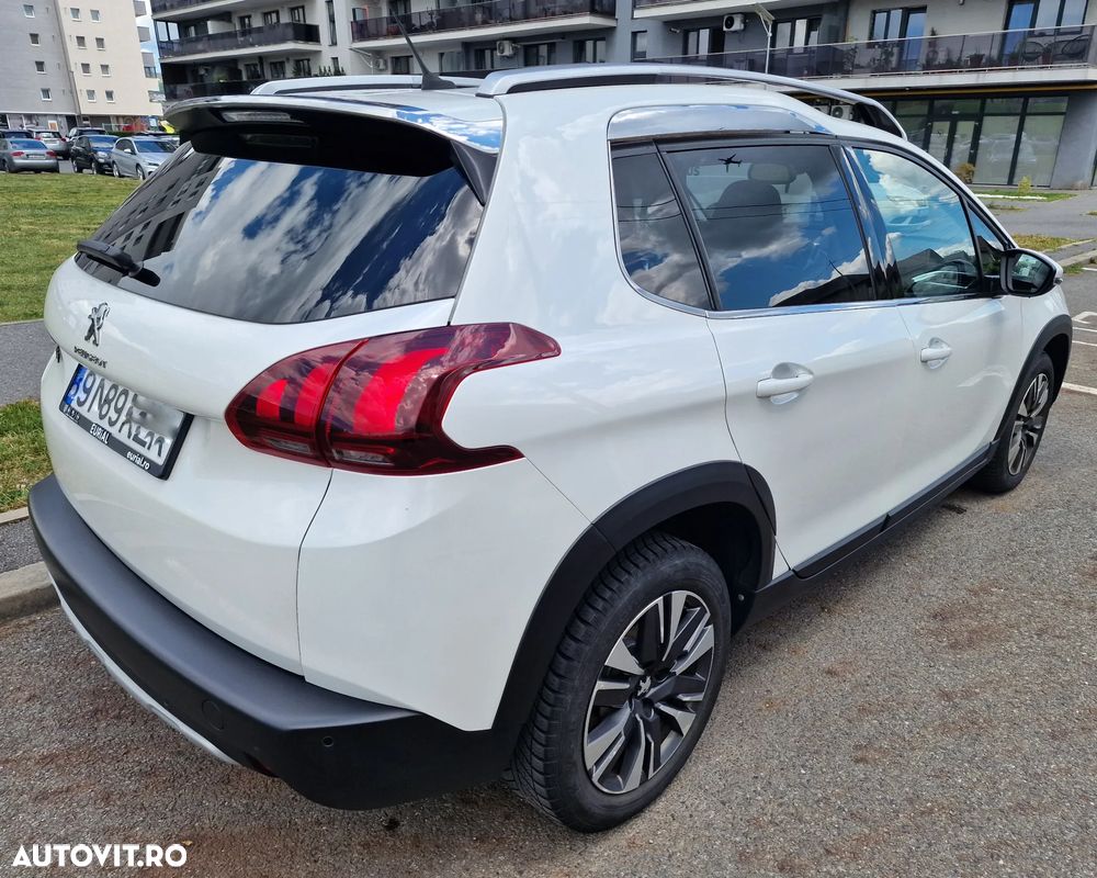 Peugeot 2008 1.2 PureTech EAT8 STT GT Pack - 3