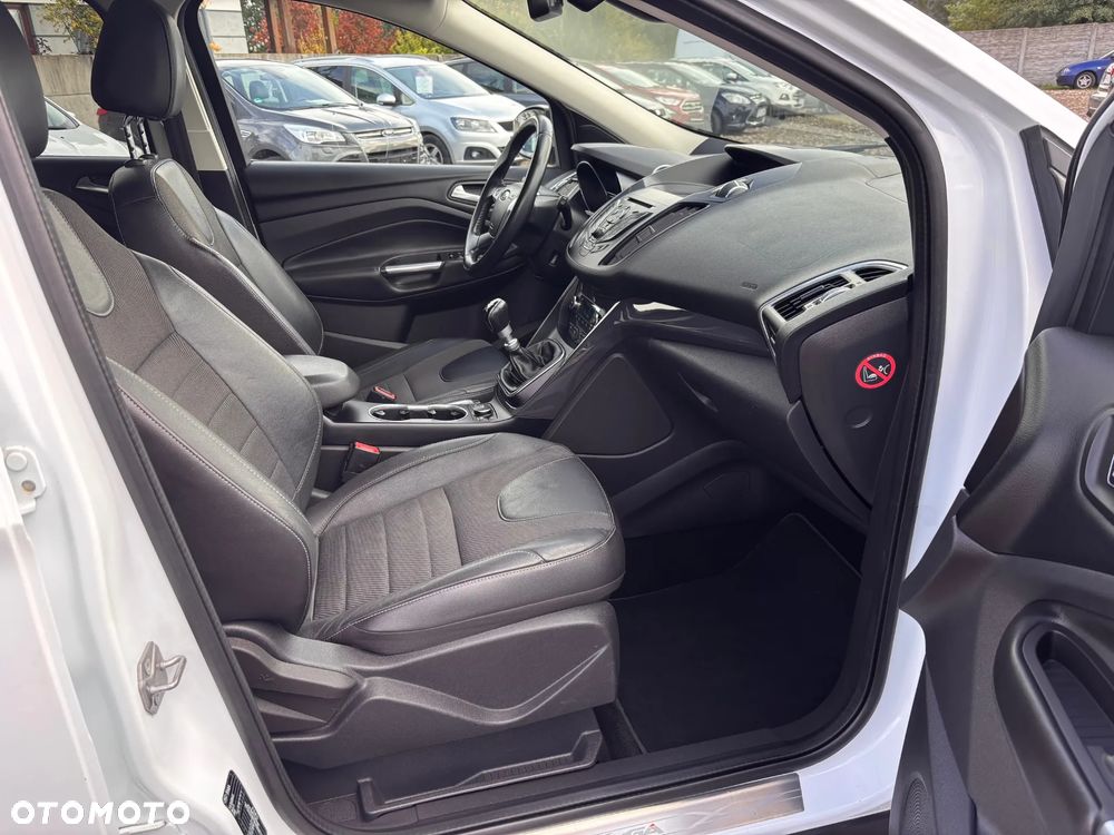 Ford Kuga 1.6 EcoBoost 2x4 Titanium - 6