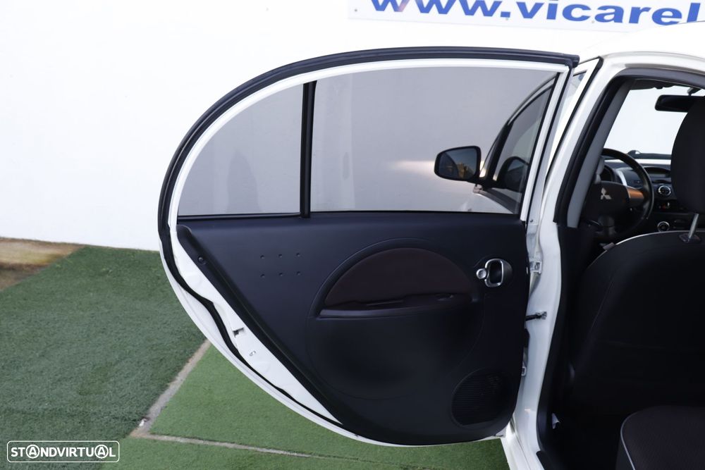 Mitsubishi i-MiEV Invite - 9