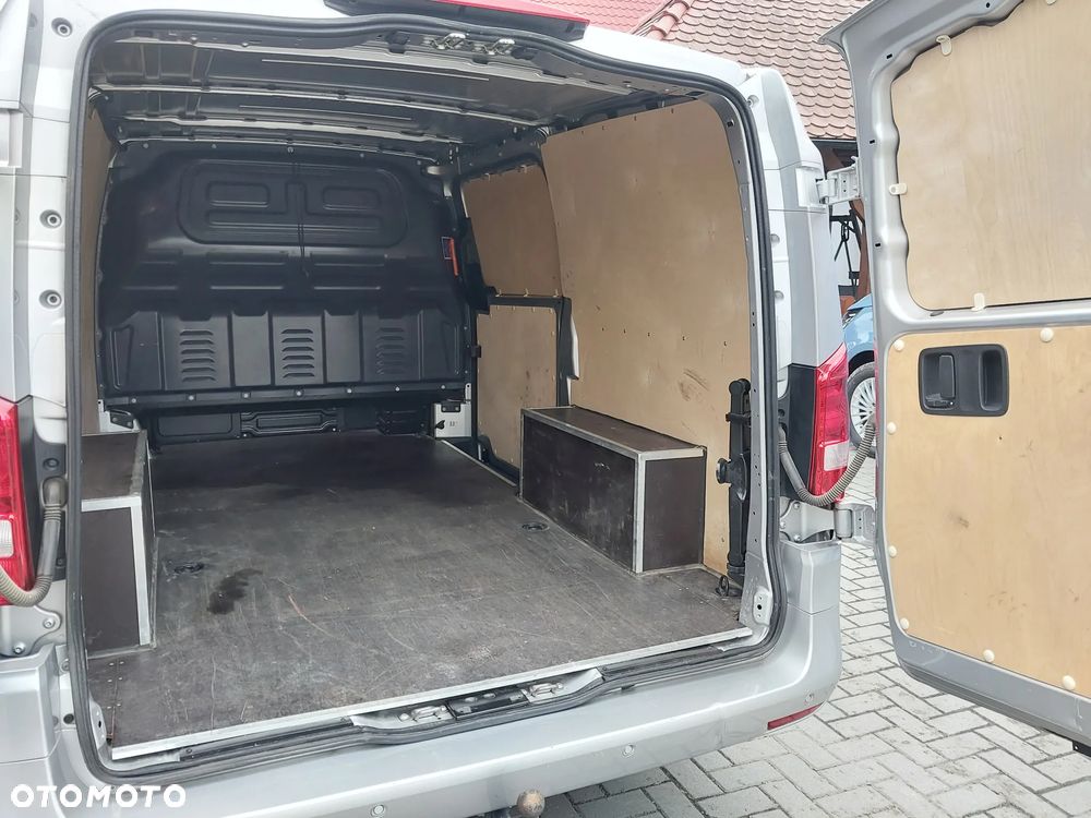 Mercedes-Benz Vito - 21