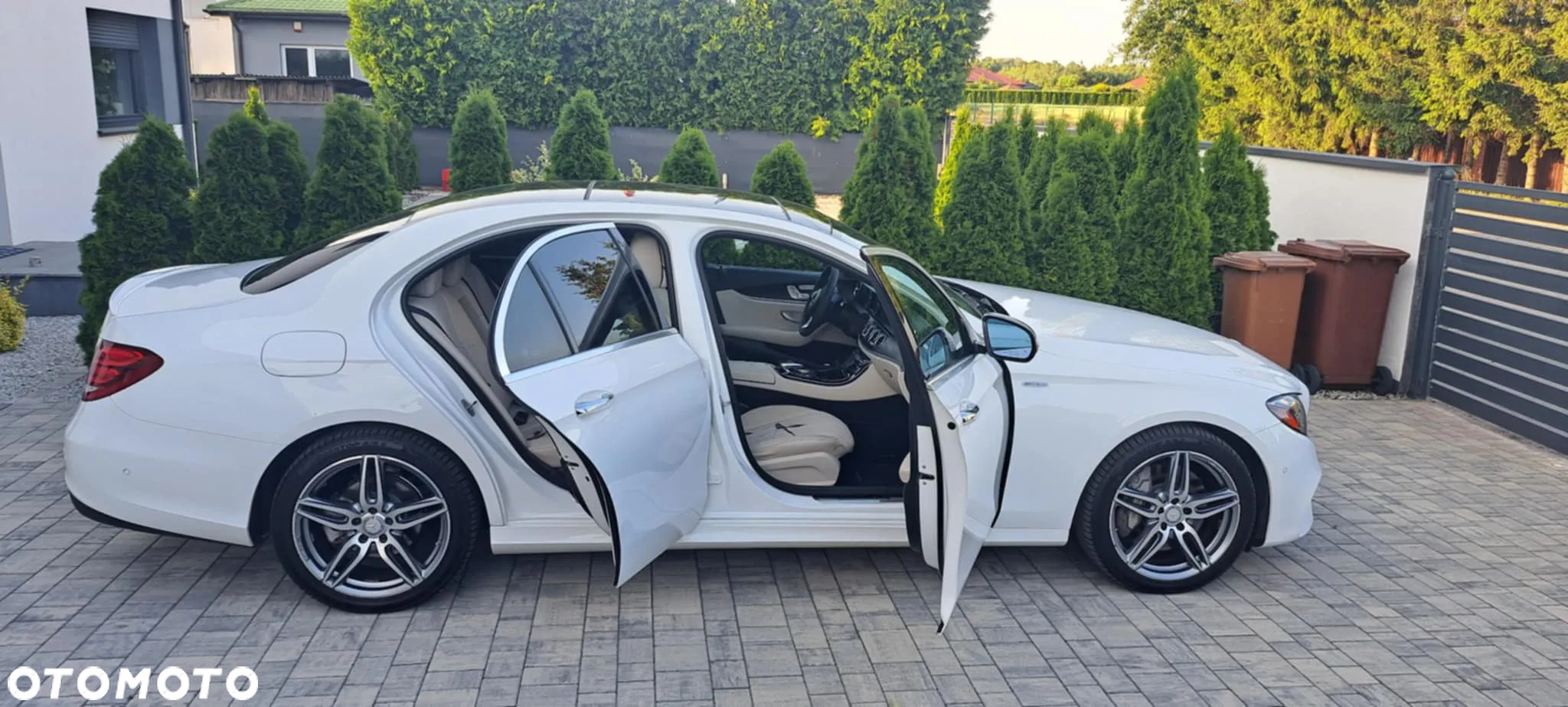 Mercedes-Benz Klasa E 300 9G-TRONIC AMG Line - 4