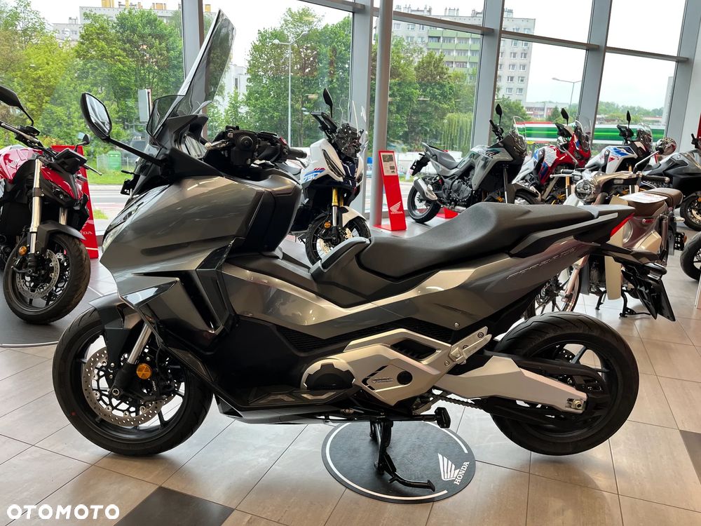 Honda NSS - 5