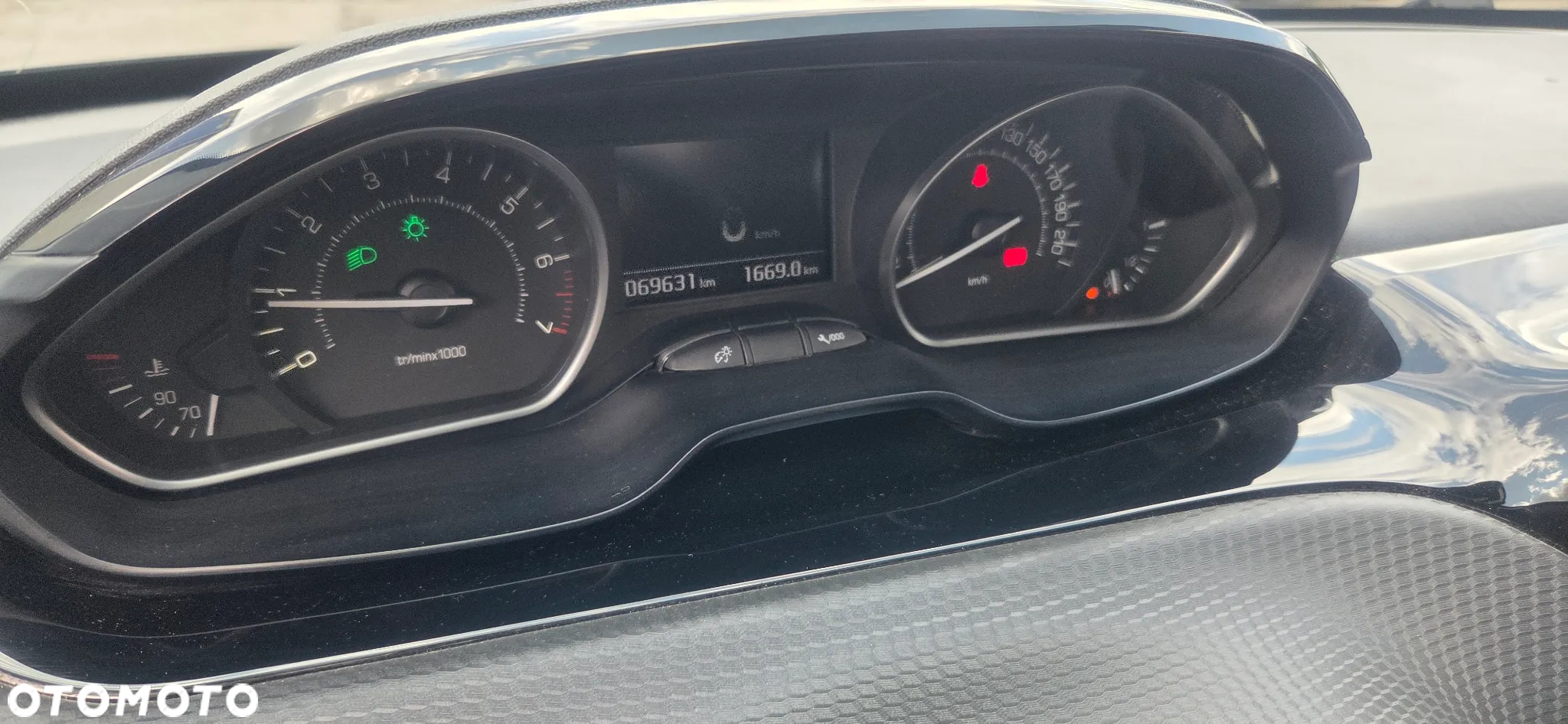 Peugeot 208 PureTech 110 Stop & Start Allure - 20