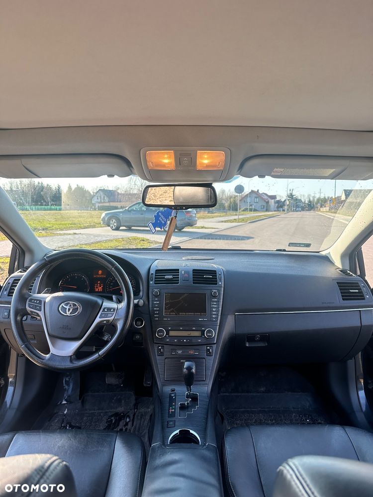 Toyota Avensis - 13