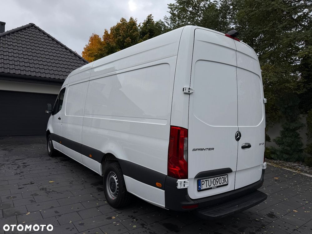 Mercedes-Benz Sprinter 317 - 12