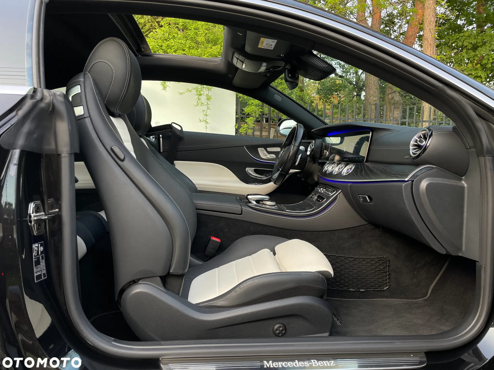Mercedes-Benz Klasa E 300 Coupe 9G-TRONIC - 17