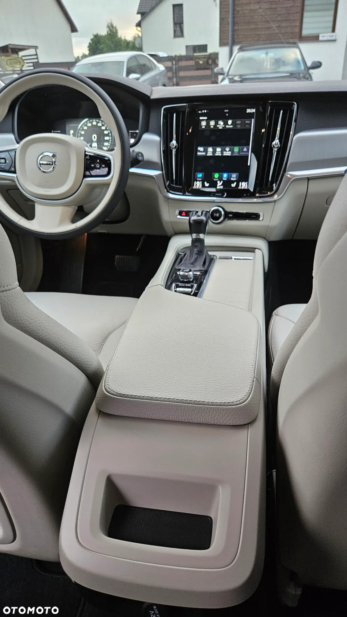 Volvo V90 D4 Momentum - 33