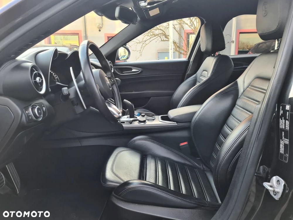 Alfa Romeo Giulia 2.0 Turbo Veloce Q4 - 9