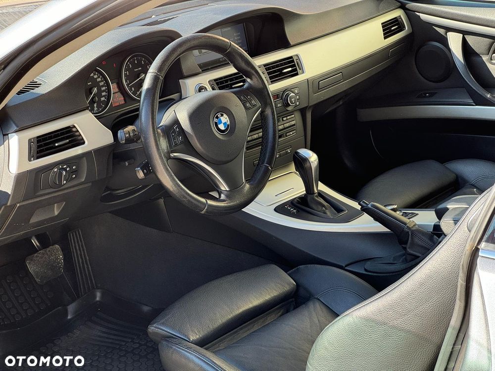 BMW Seria 3 330xi - 4