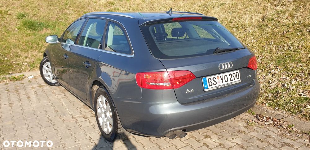 Audi A4 Avant 2.0 TDI DPF Ambition - 11