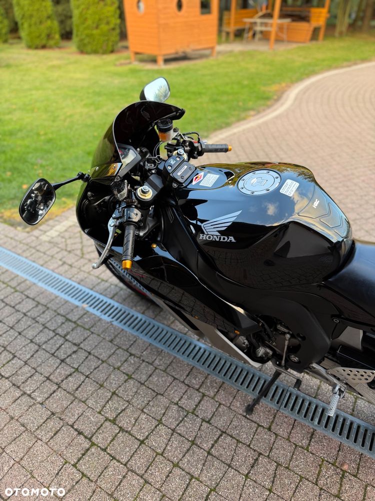 Honda CBR - 16