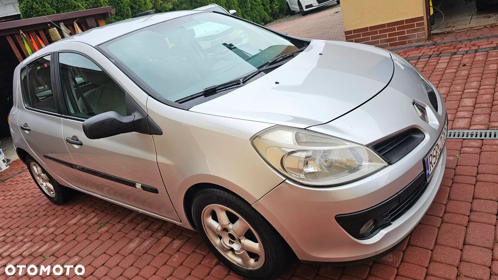 Renault Clio 1.6 Confort Privilege - 18