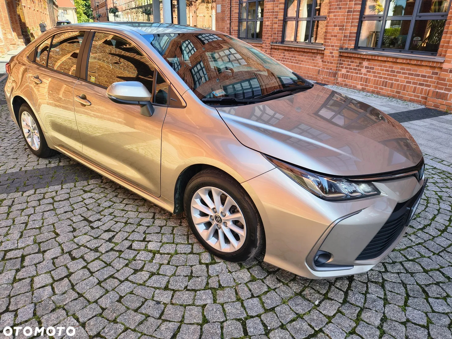 Toyota Corolla 1.8 Hybrid Comfort - 2