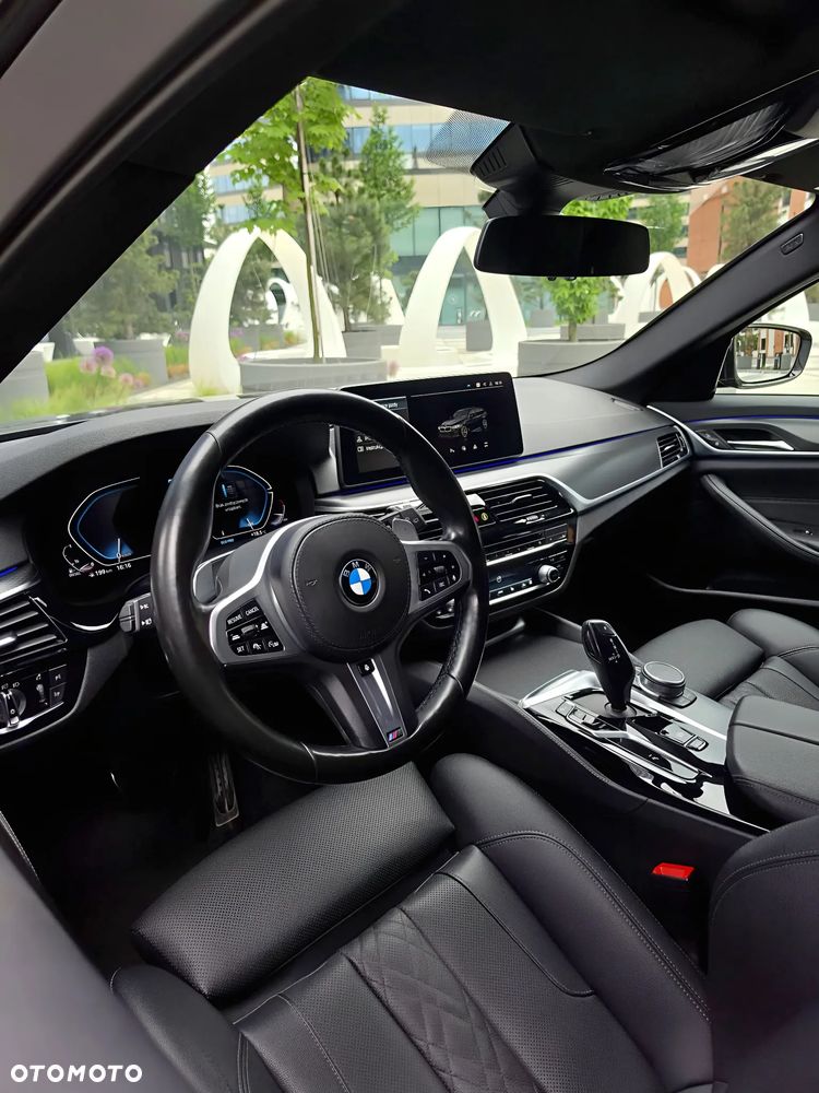 BMW Seria 5 520d M Sport Edition - 14