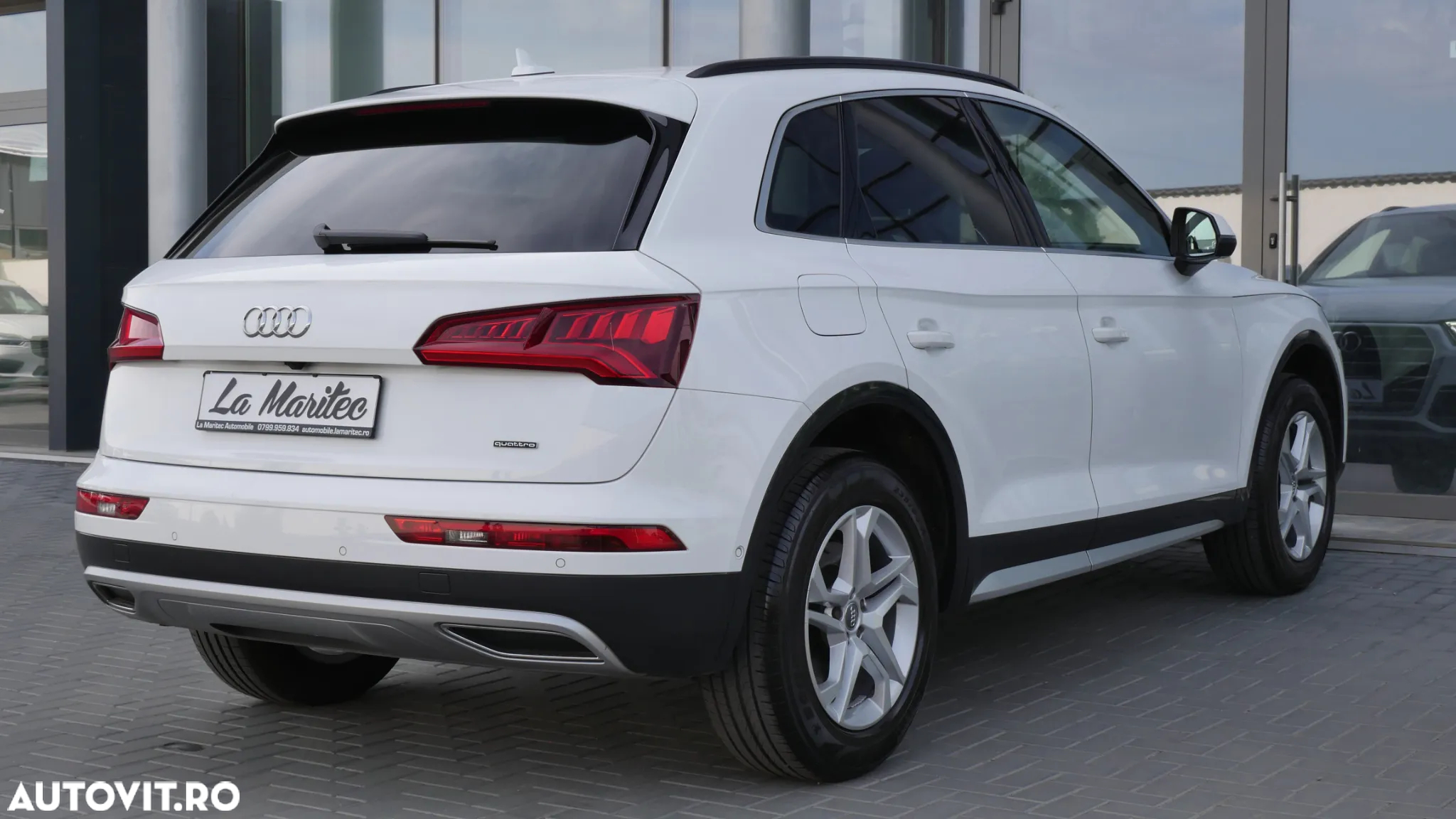 Audi Q5 2.0 40 TDI quattro S tronic Design - 11