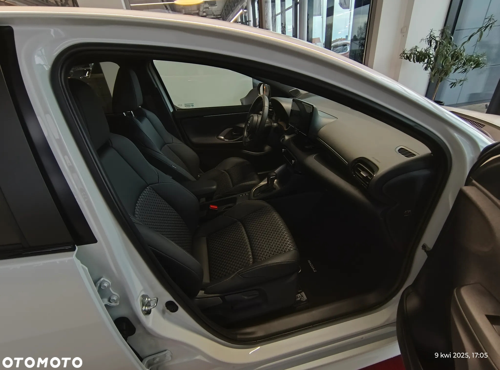 Mazda 2 - 5