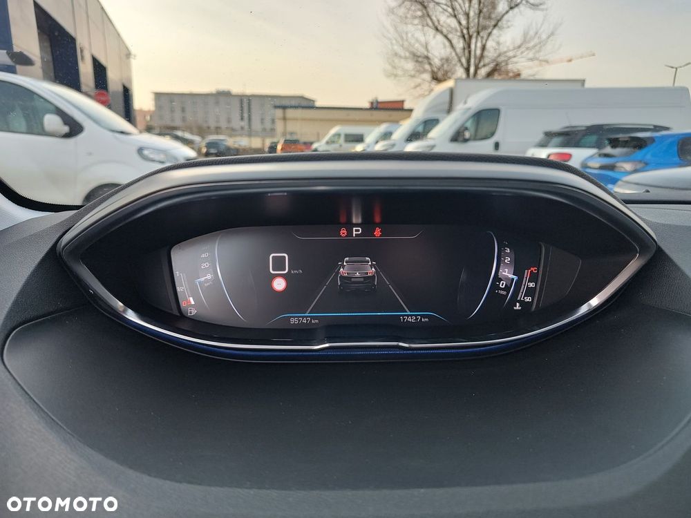 Peugeot 3008 1.2 PureTech Allure Pack S&S EAT8 - 9