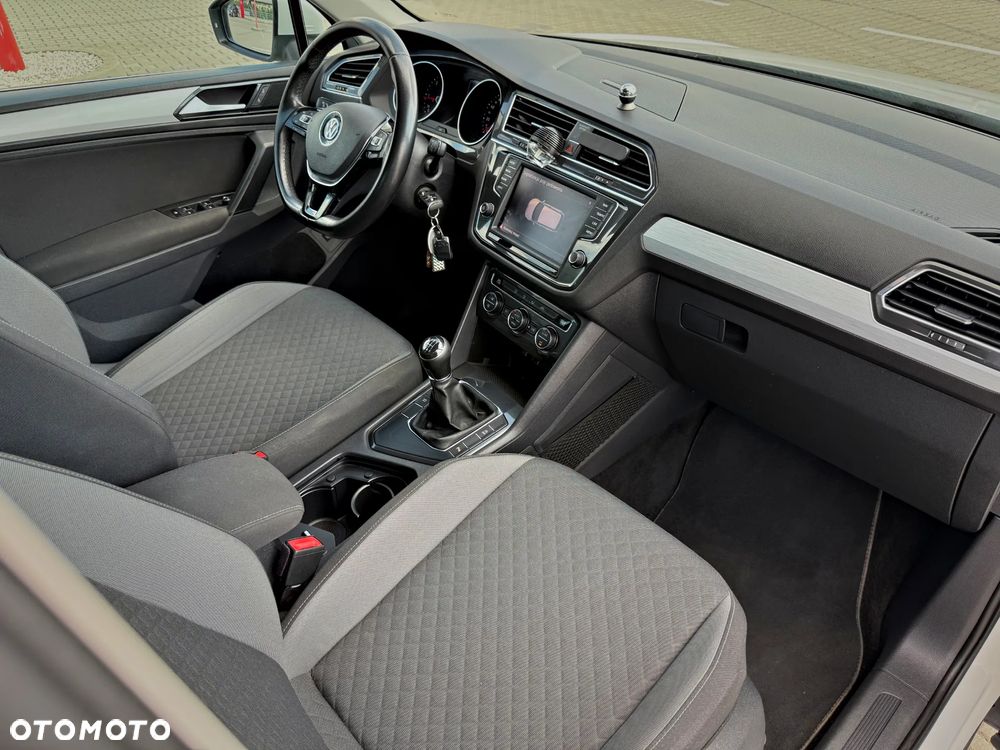 Volkswagen Tiguan 2.0 TDI SCR Comfortline - 32