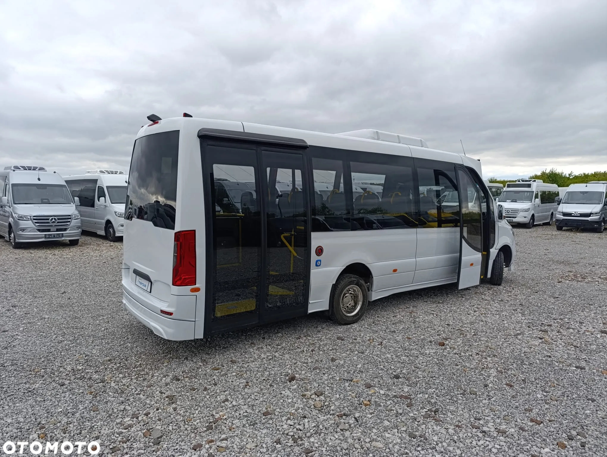 Mercedes-Benz Sprinter 517 - 5