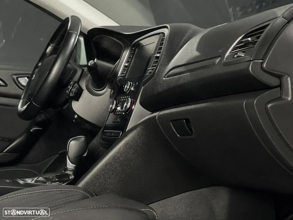 Renault Mégane Sport Tourer - 9