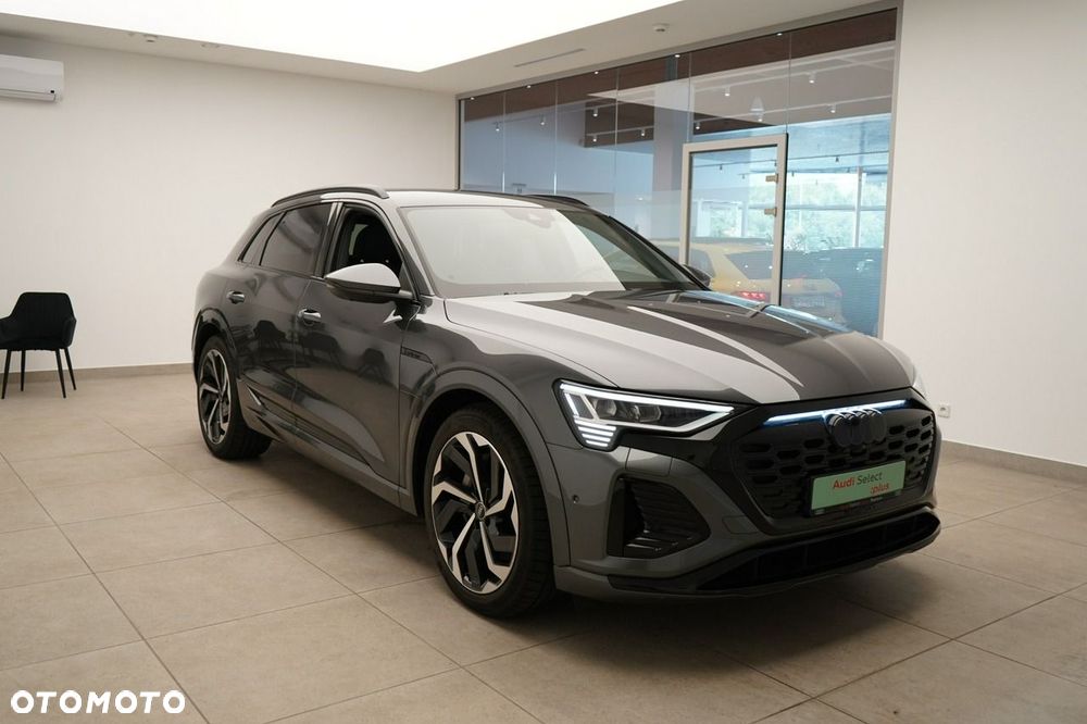 Audi Q8 e-tron - 38
