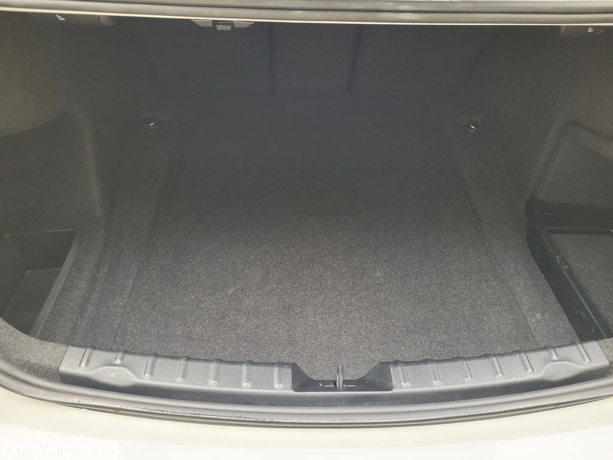 BMW Seria 3 318i - 28
