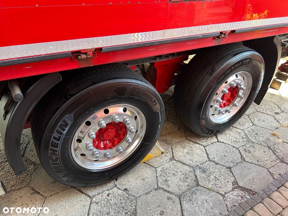 Schmitz Cargobull 7.7m OCYNK OSIE MERCEDES ALUFELGI KONTENER TANDEM NAPOJÓWKA OTWIERANY BOK DO NAPOJÓW STAN BDB - 4
