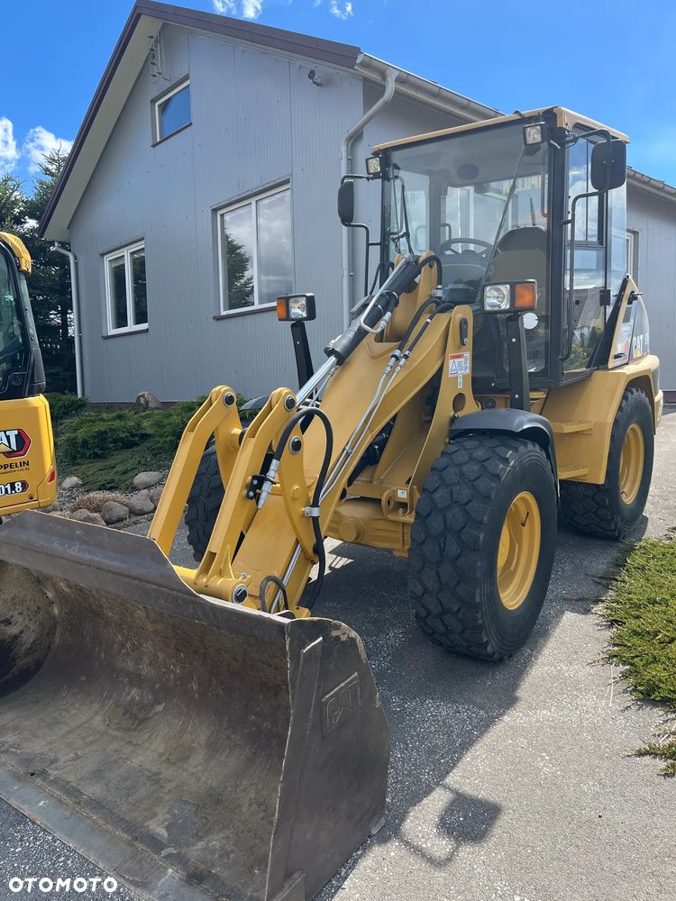 Caterpillar 906 - 3