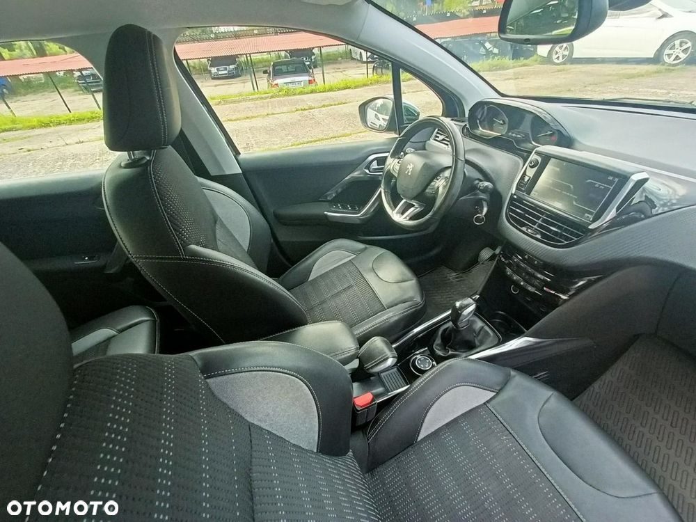 Peugeot 2008 1.6 e-HDi Allure S&S - 21