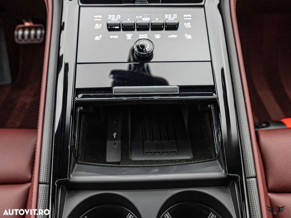 Porsche Panamera 4 - 36