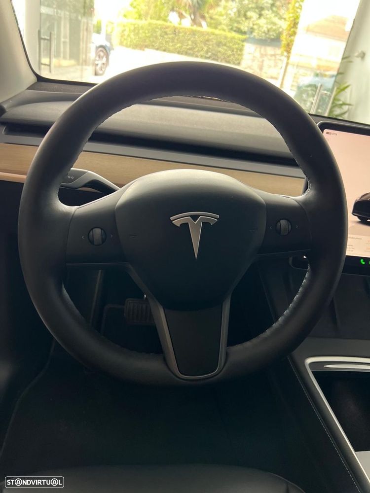 Tesla Model Y Long Range Dual Motor AWD - 17