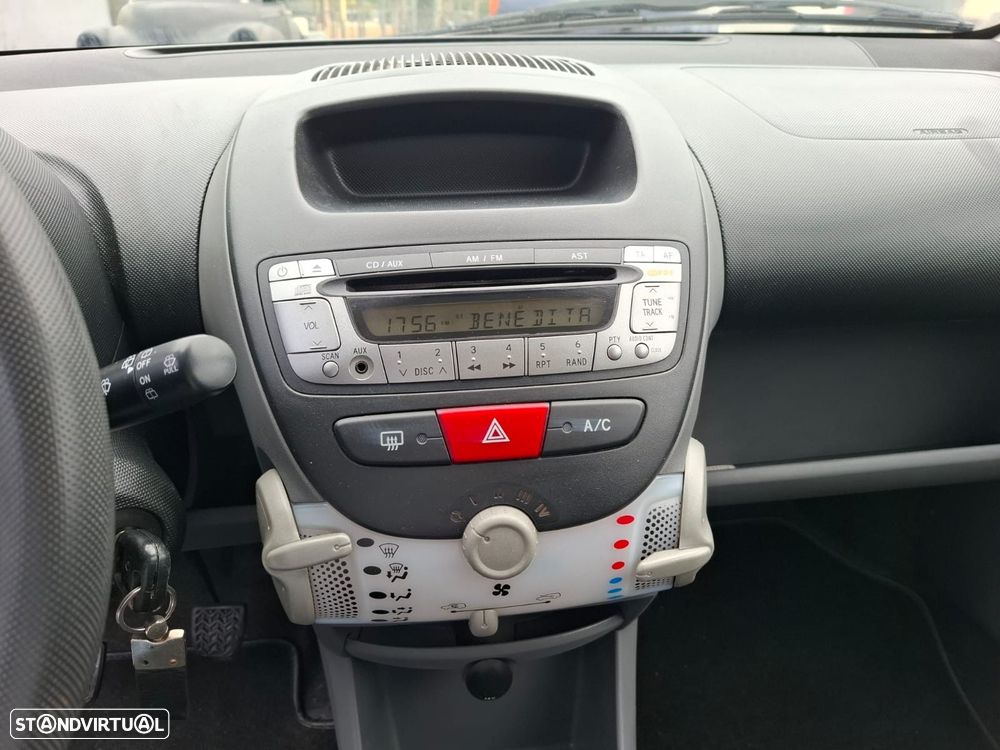 Toyota Aygo 1.0 - 26