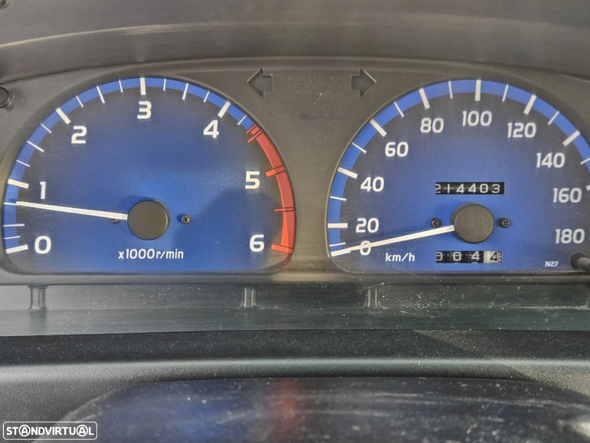 Toyota HILUX KDN 150 - 12