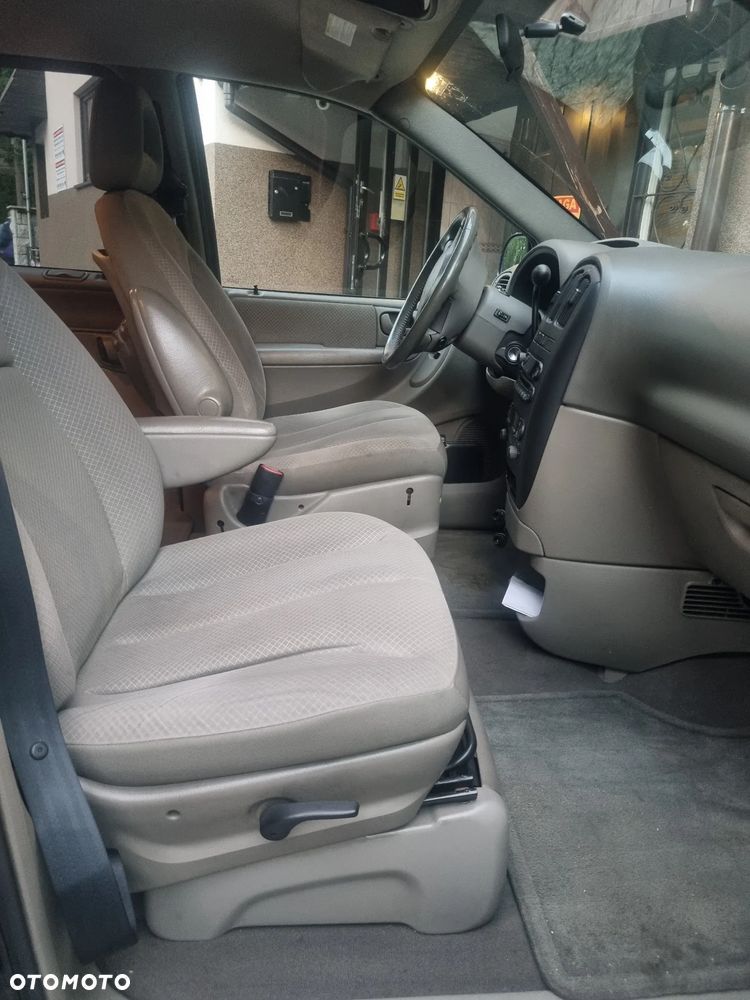 Chrysler Grand Voyager 2.8 CRD Executive SE S&G - 10
