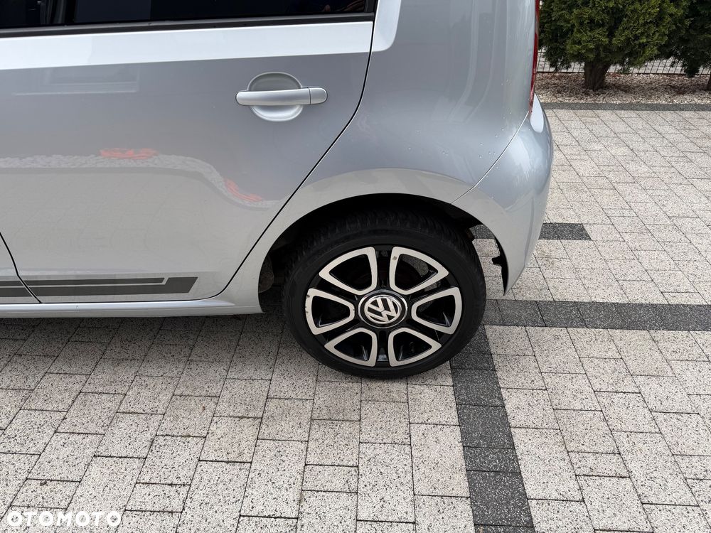Volkswagen up! 1.0 high EU6 - 19