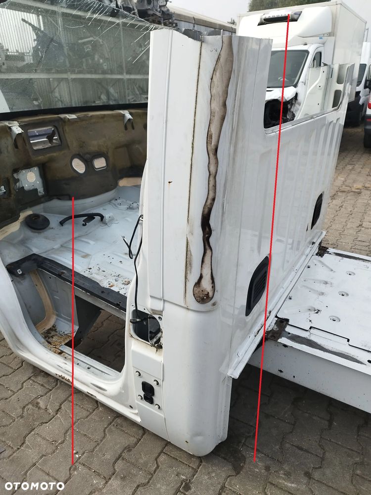 Słupek tylny tył lewy Master III Movano B NV400 Ramowy Rama